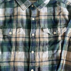 American Eagle Outfitters Men's Blue and Tan Plaid Shirt